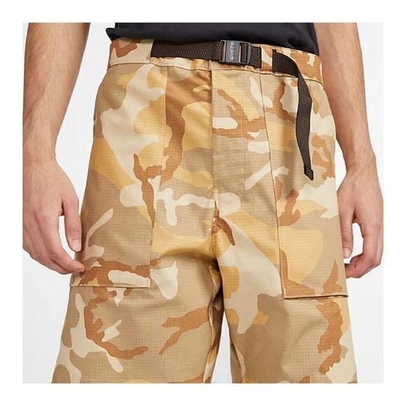Nike SB Desert Ore Camo Shorts (size M) - Picture 1 of 9